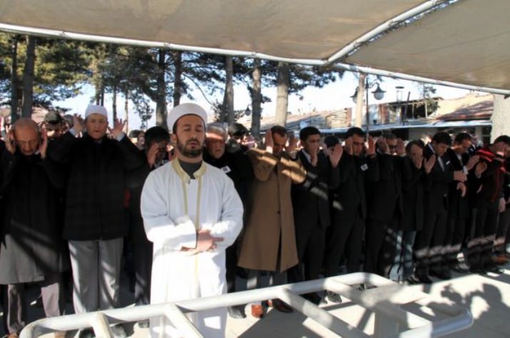 Çakıroğlu, İçin Gıyabi Cenaze Namazı Kılındı